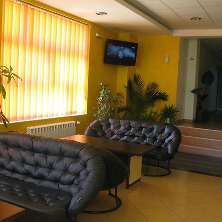 Hotel Nakra Radnevo Екстер'єр фото