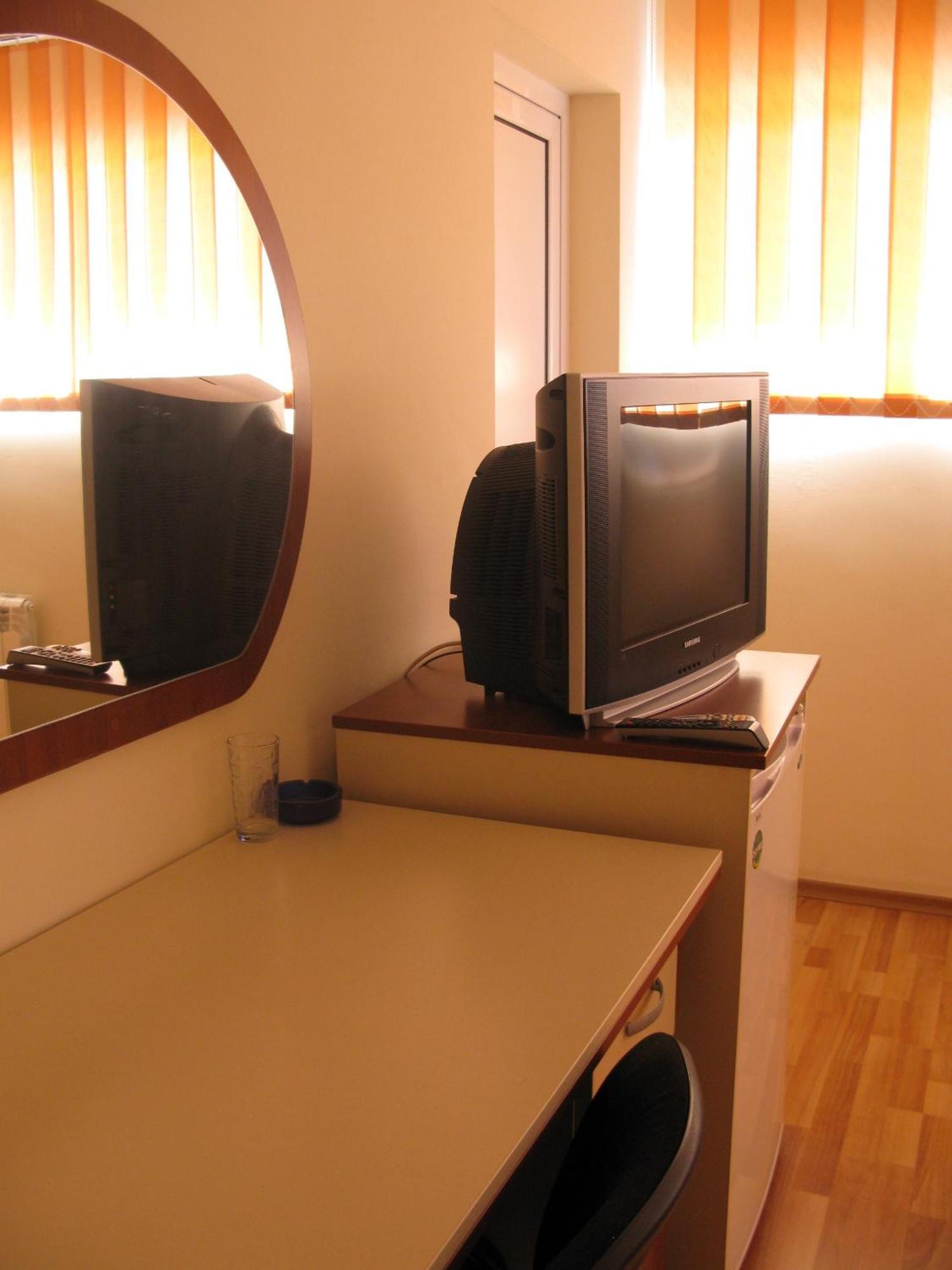 Hotel Nakra Radnevo Екстер'єр фото