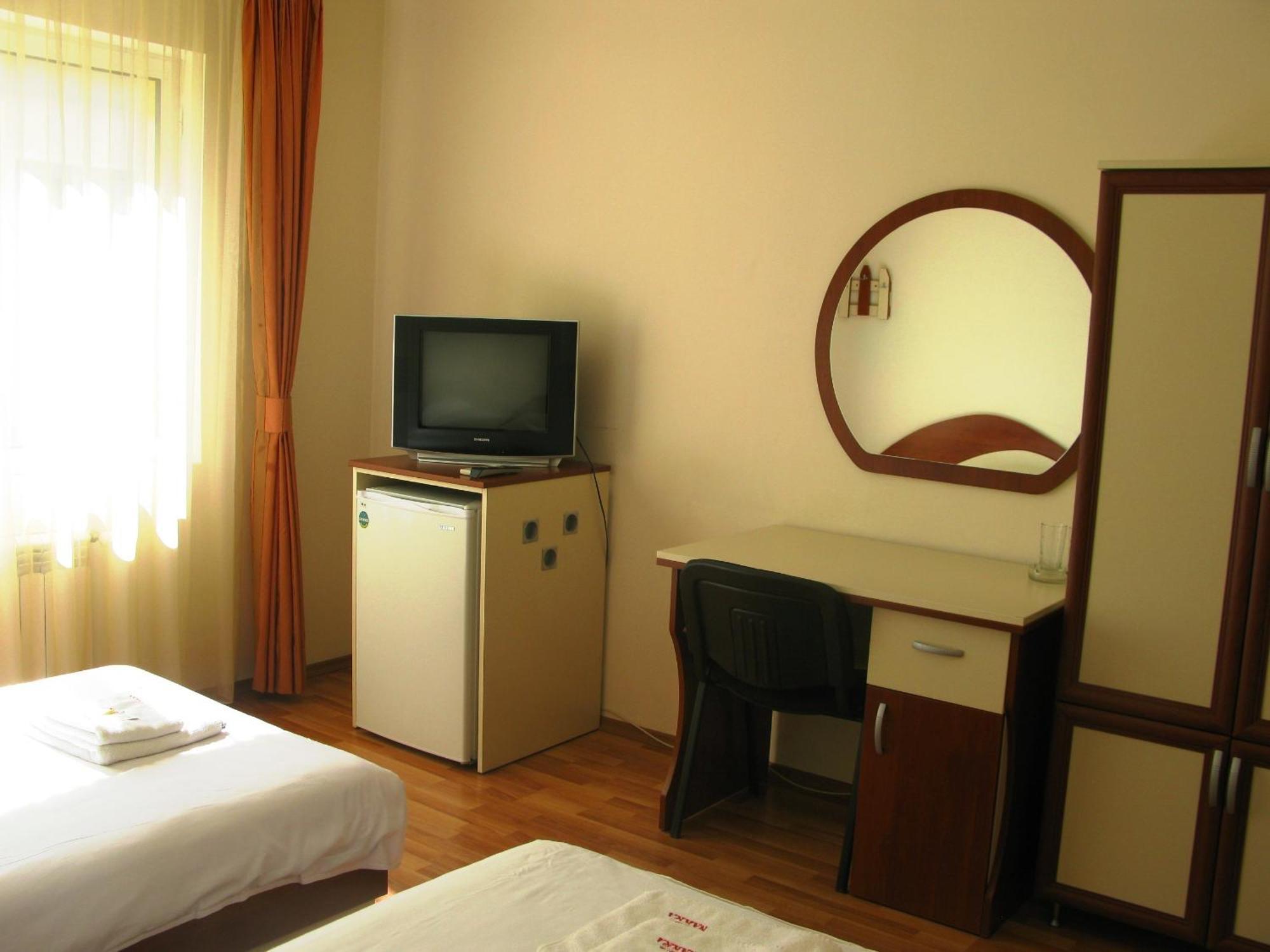 Hotel Nakra Radnevo Екстер'єр фото
