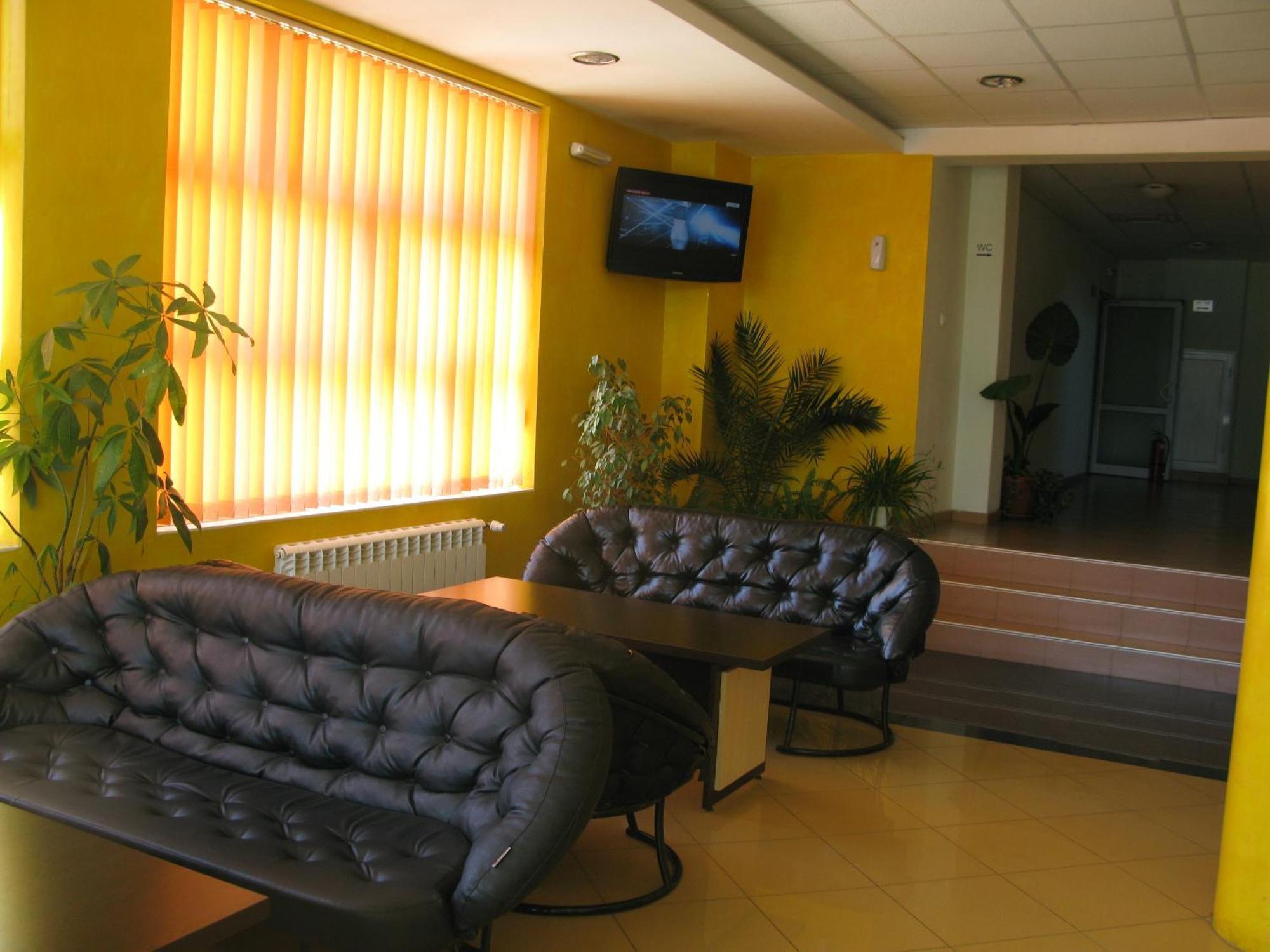 Hotel Nakra Radnevo Екстер'єр фото