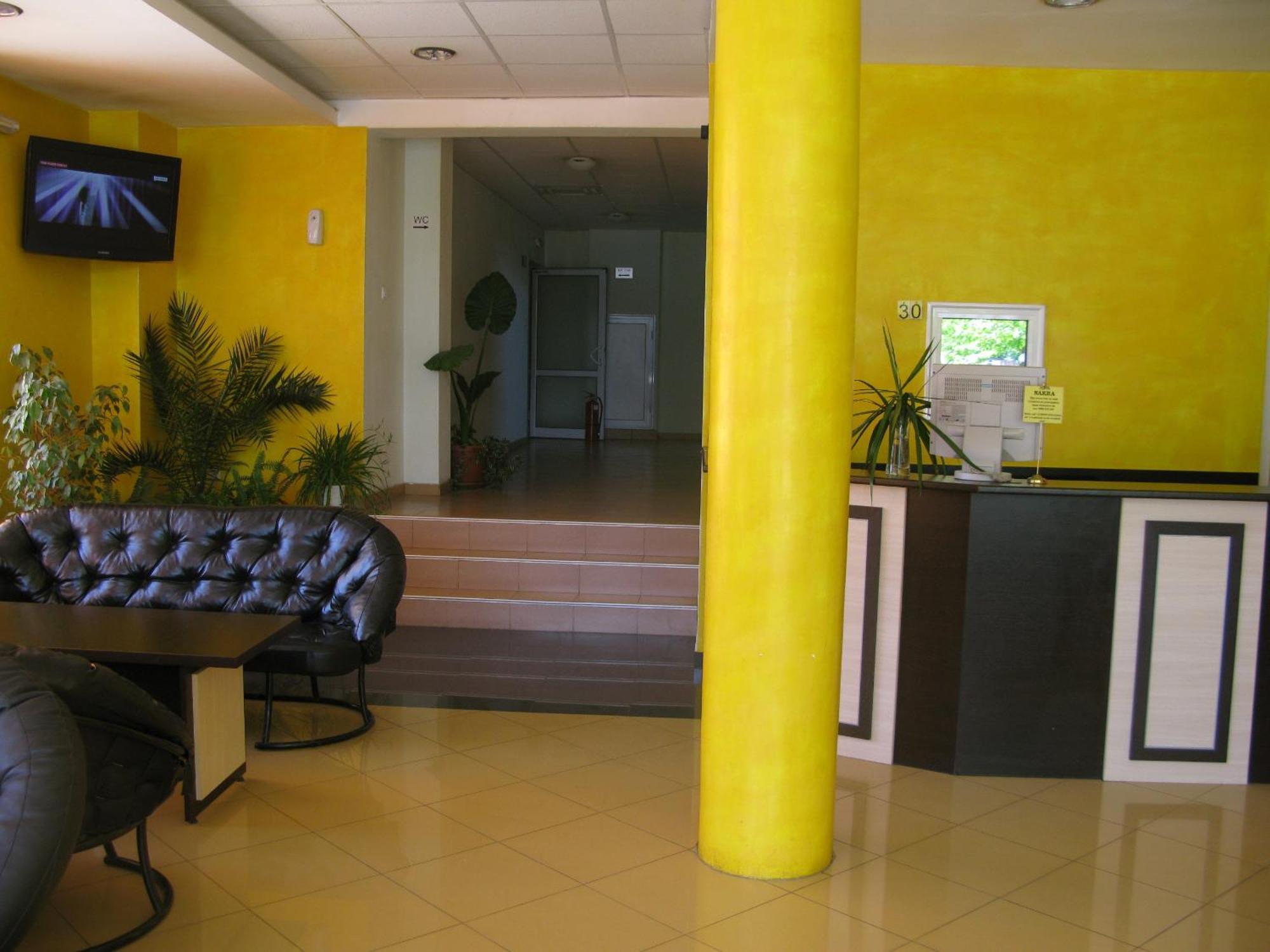 Hotel Nakra Radnevo Екстер'єр фото