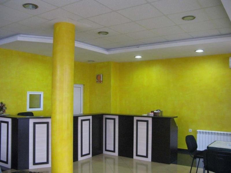 Hotel Nakra Radnevo Екстер'єр фото
